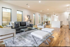 Townhouse Uptown Private Patio